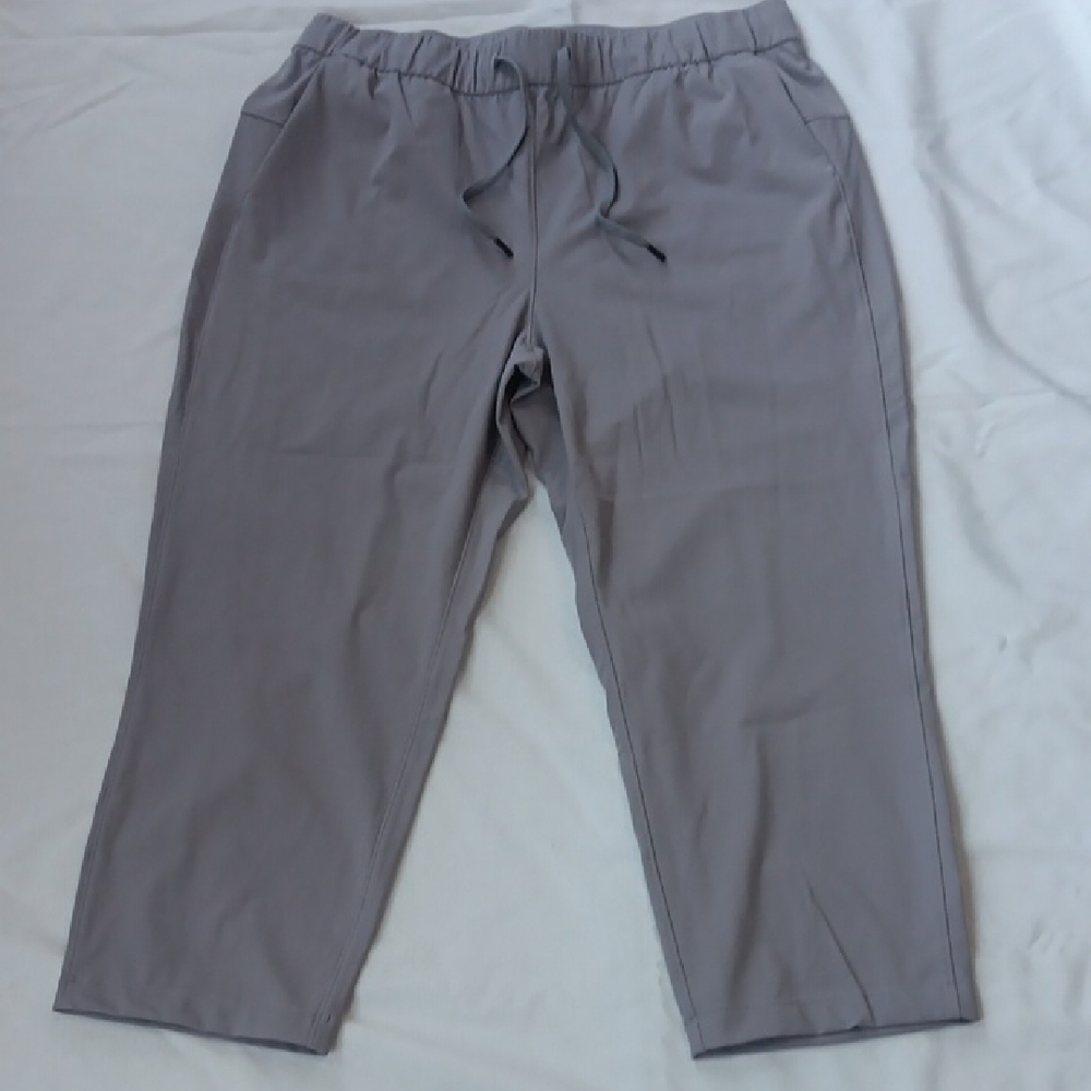 CRZ YOGA Gray Capris with Relaxed Fit